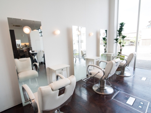 群馬県高崎市の美容室・美容師求人｜リ・ボーン ヘア＆リラックス｜スタイリスト・アシスタント募集